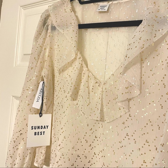 SOLD Aritzia Harper Blouse - Picture 3 of 3